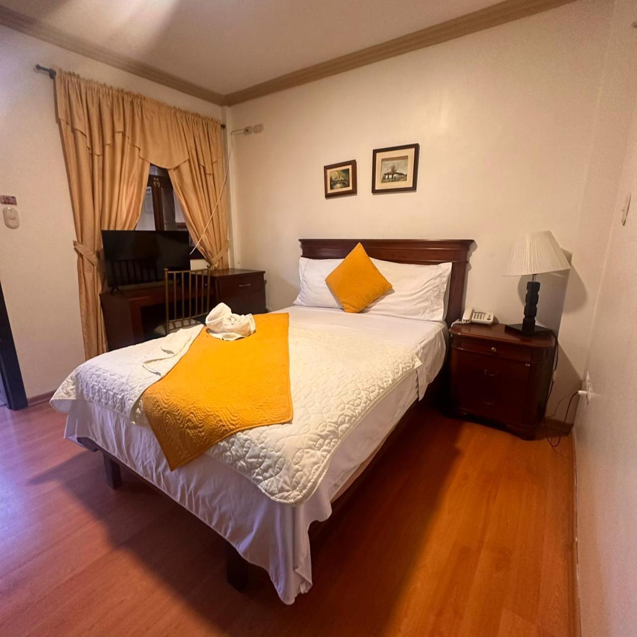 Hotel Coronel Κουένκα Εξωτερικό φωτογραφία
